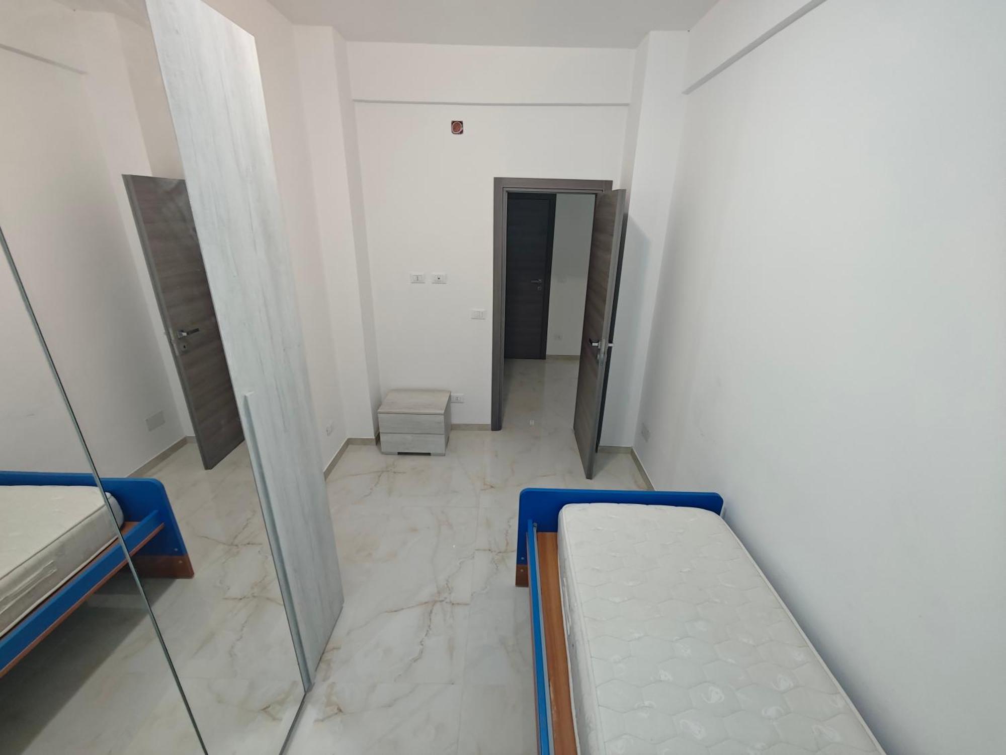 Reale Modern Flat Genua