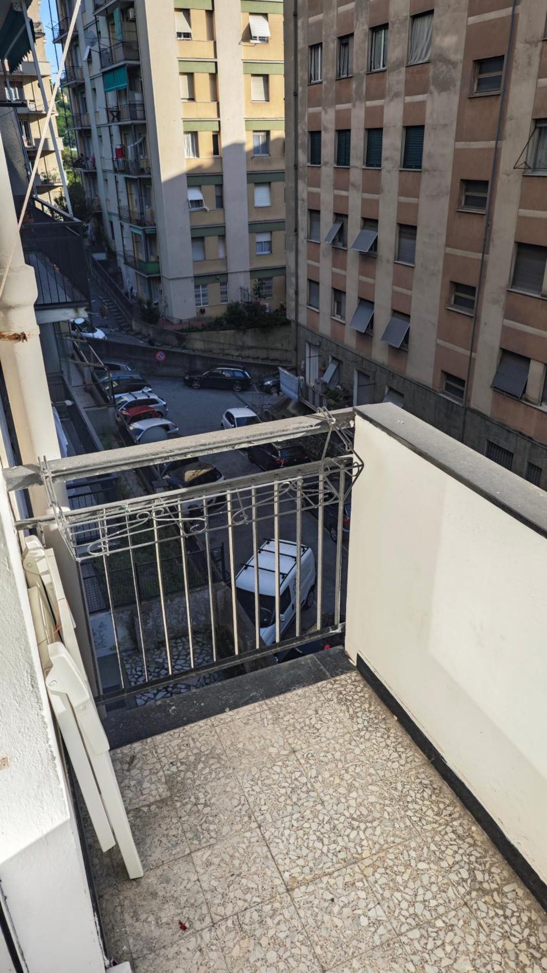 Reale Modern Flat Genua